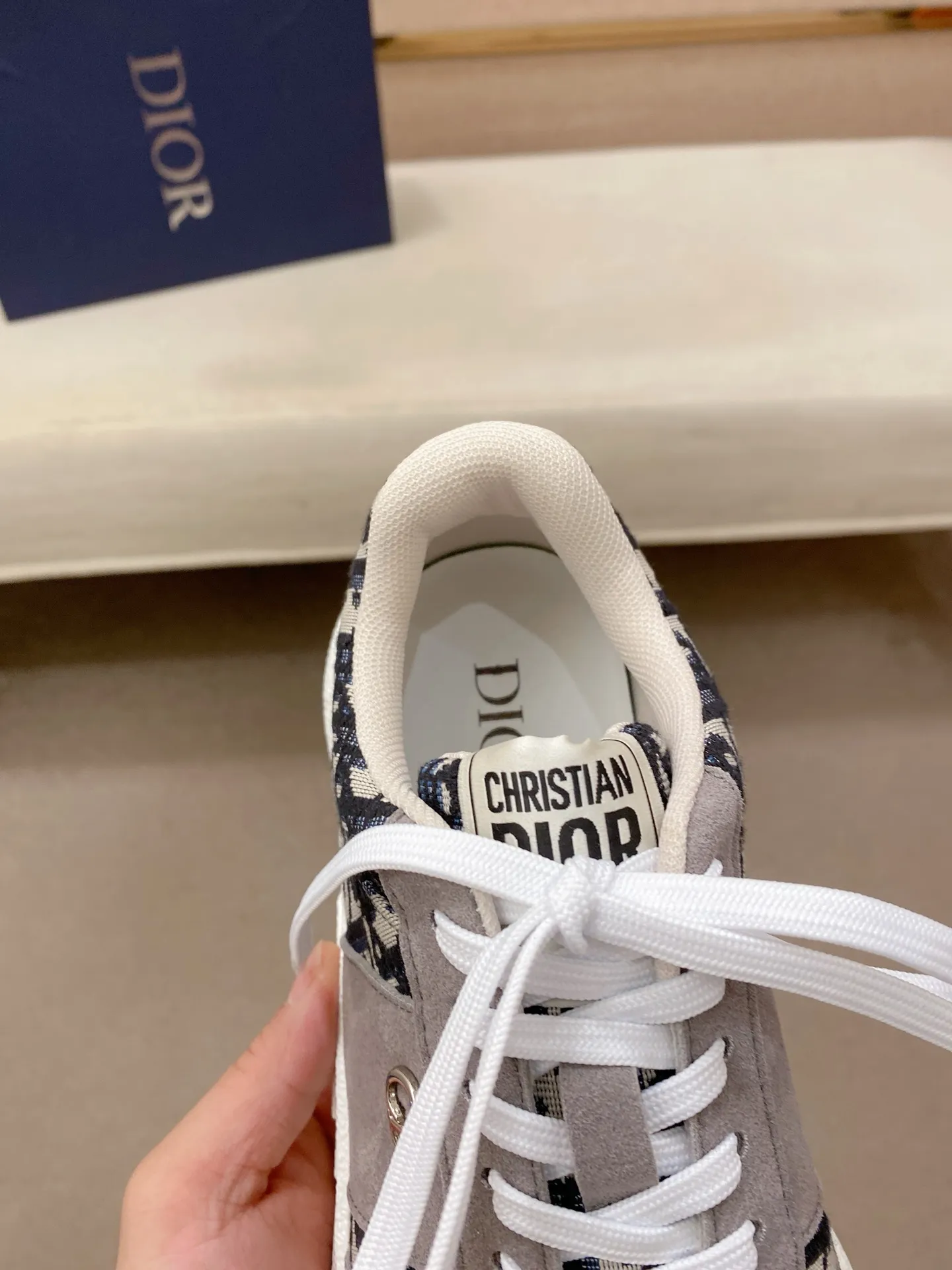 Men's shoes💰 462💰🇮🇹🇮🇹Dior d The new model is on sale at the same time at the counter. The upper 🇮🇹 is imported Italian first-layer cowhide, and the lining is fully imported sheepskin 💪💪. It is a complete 1⃣️ to 1⃣️ replica 🇮🇹💪💪, ⚠ Sole: The original sole is specially provided by the original factory. The exclusive movable molded sole is super comfortable. ⚠Original factory single goods, 🔍🔍high quality, you can enter and leave the counter at will, welcome to compare⚠. Code number: 38-44. Can be customized 45-46
